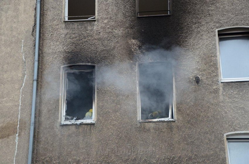 Feuer 2 Koeln Ehrenfeld Liebigstr P12.jpg